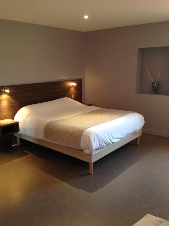 Hotel Le Relais des Bergers Saint-Martin-en-Haut Zimmer foto
