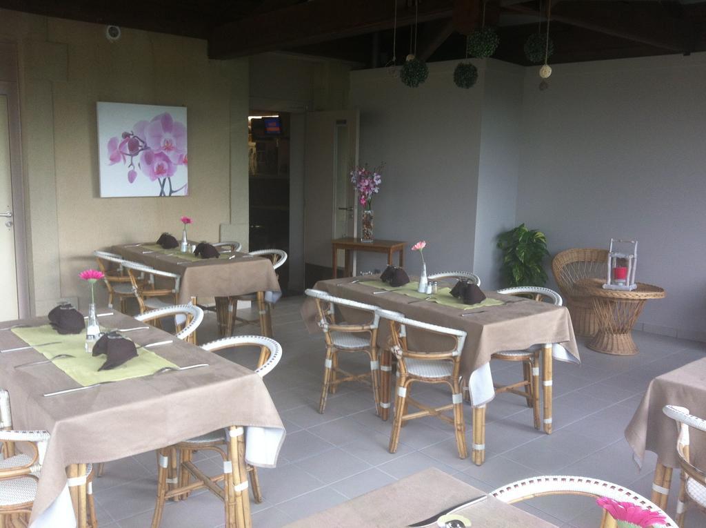 Hotel Le Relais des Bergers Saint-Martin-en-Haut Exterior foto